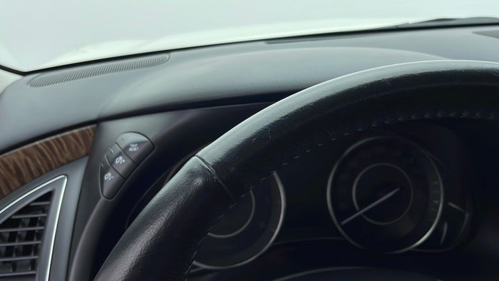 NISSAN PATROL-Steering Wheel Trim Scratch