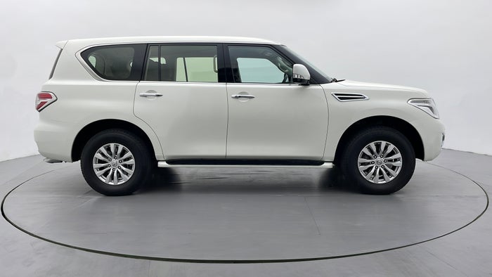 NISSAN PATROL-Right Side View