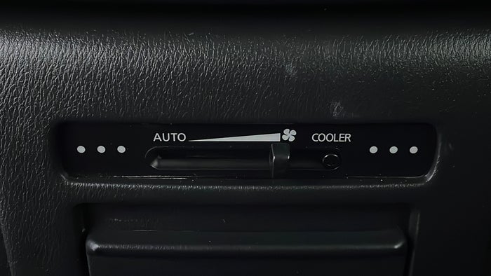 NISSAN PATROL-Rear AC Temperature Control