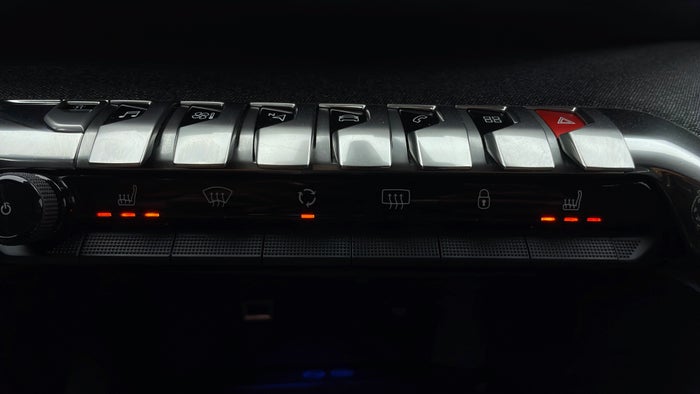 PEUGEOT 3008-Heated Seats