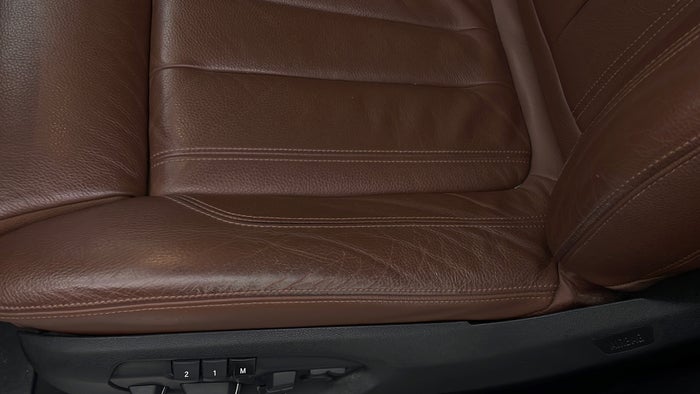 BMW X5-Seat LHS Front Scratch