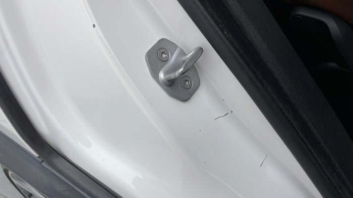 BMW X5-Quarter Panel RHS Scratch