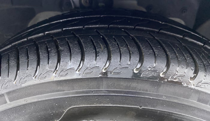 2019 Ford New Figo 1.2 TITANIUM, Petrol, Manual, 13,881 km, Right Front Tyre Tread