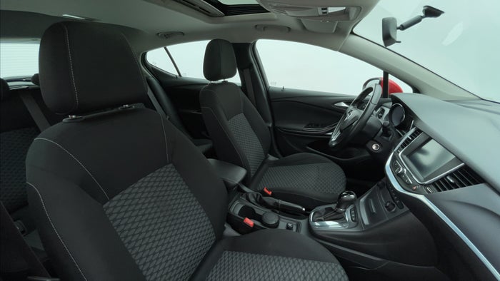 OPEL ASTRA-Right Side Front Door Cabin View