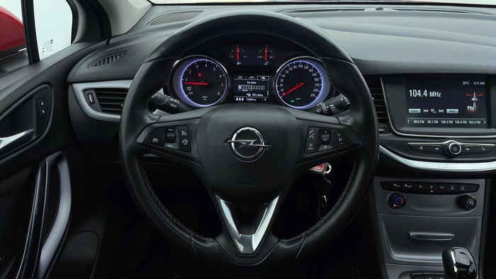 OPEL ASTRA-Steering Wheel Close-up