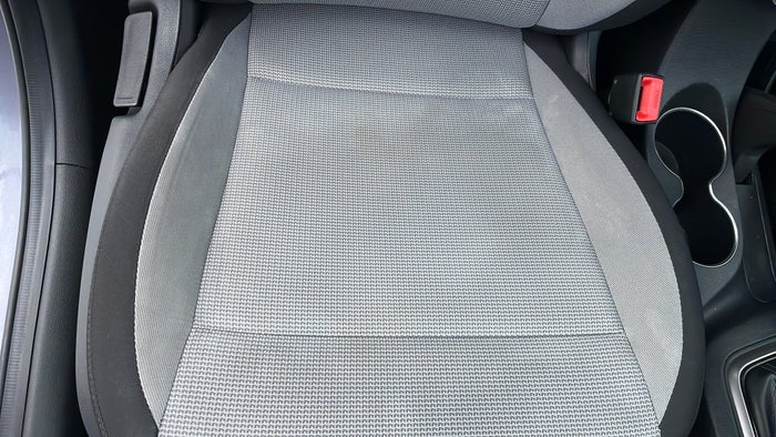 HYUNDAI ACCENT-Seat RHS Front Stain