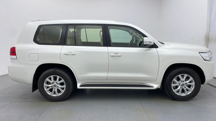 TOYOTA LANDCRUISER-Right Side View
