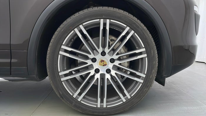 PORSCHE CAYENNE-Right Front Tyre