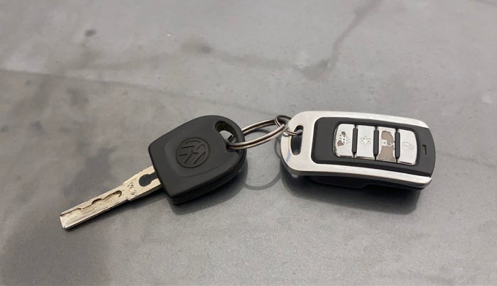 2011 Volkswagen Polo COMFORTLINE 1.2L PETROL, Petrol, Manual, 72,237 km, Lock system - Remote key not functional