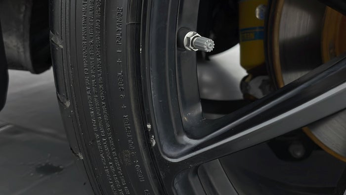 FORD MUSTANG-Alloy Wheel RHS Rear Scratch