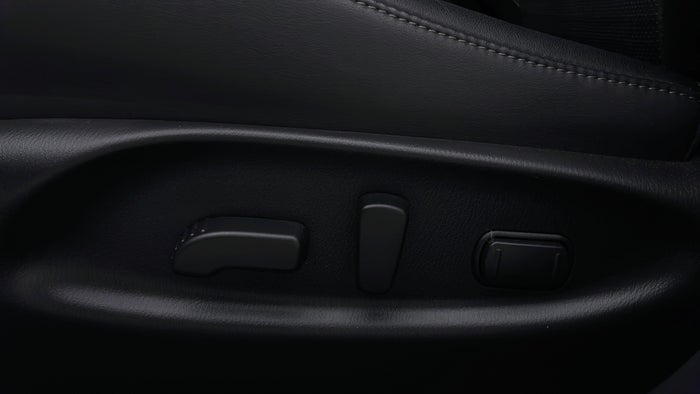 INFINITI Q70-Driver Side Adjustment Panel