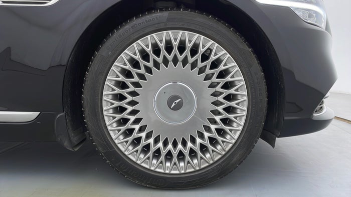 GENESIS G90-Right Front Tyre