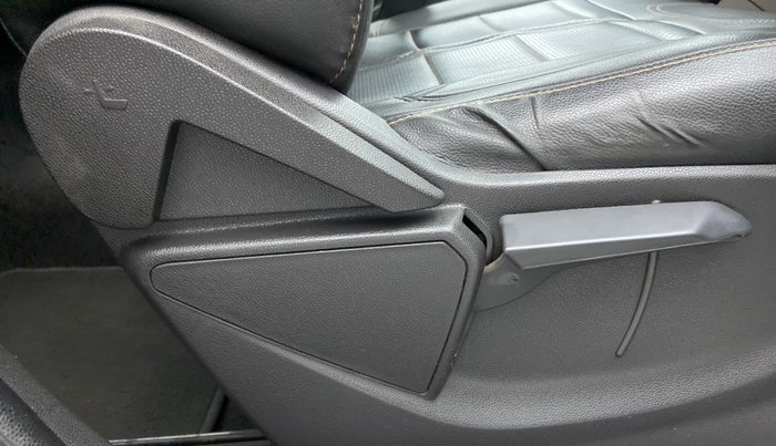 2016 Ford Ecosport 1.5 TITANIUM TI VCT AT, Petrol, Automatic, 1,54,231 km, Driver Side Adjustment Panel
