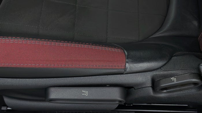MINI COOPER-Seat LHS Front Scratch