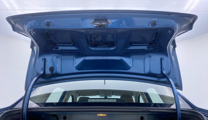 2016 Volkswagen Ameo HIGHLINE 1.5, Diesel, Manual, 28,640 km, Boot Door Open