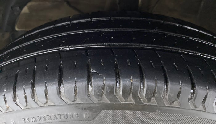 2018 Maruti Dzire VXI, Petrol, Manual, 50,440 km, Left Front Tyre Tread