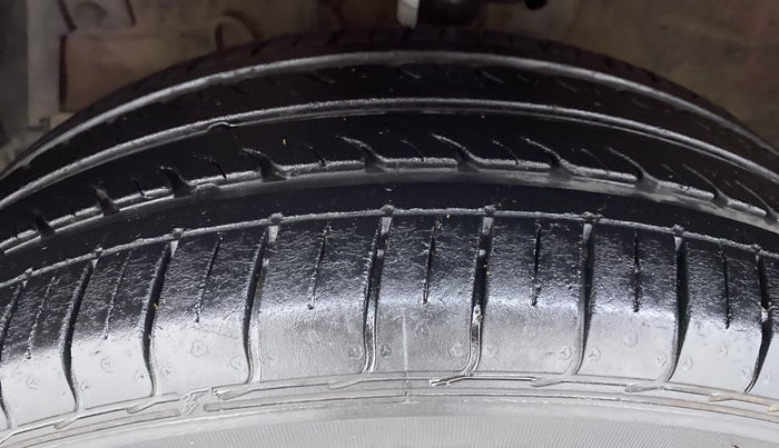 2014 Maruti Swift Dzire ZXI 1.2 BS IV, Petrol, Manual, 54,058 km, Left Front Tyre Tread