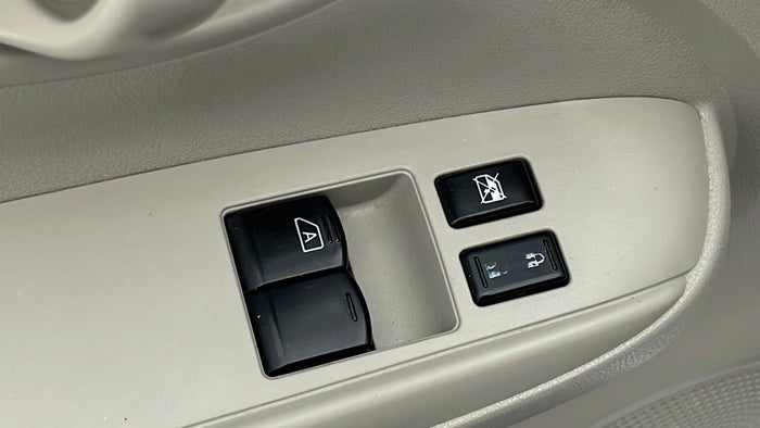 NISSAN SUNNY-Door Interior LHS front Button Faded