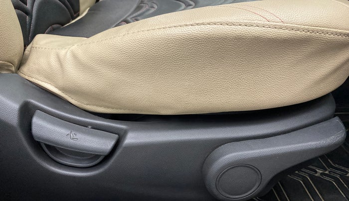 2018 Hyundai Xcent SX 1.2, Petrol, Manual, 11,162 km, Driver Side Adjustment Panel