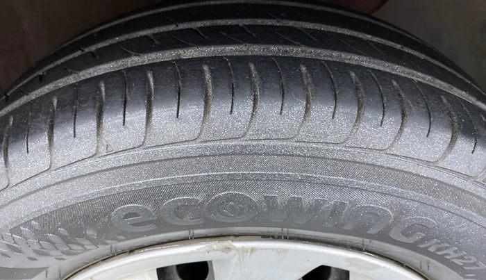 2018 Hyundai Elite i20 Magna Executive 1.2, Petrol, Manual, 51,719 km, Right Front Tyre Tread