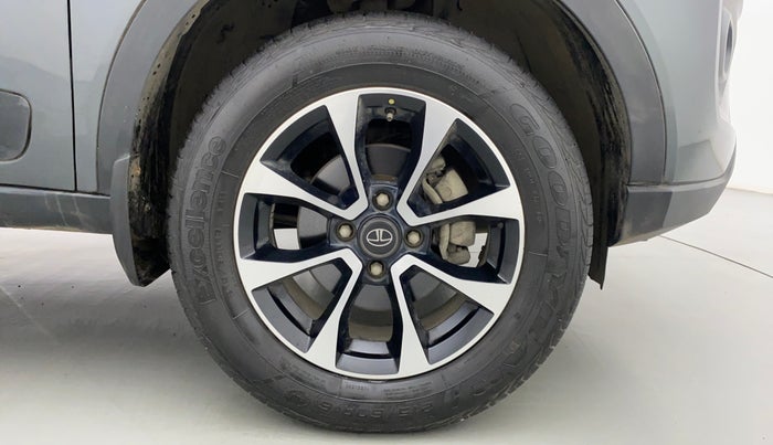 2020 Tata NEXON XZA + 1.2 PETROL A/T, Petrol, Automatic, 15,214 km, Right Front Wheel