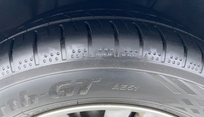 2014 Jaguar XF 3.0 S V6, Diesel, Automatic, 31,523 km, Left Front Tyre Tread