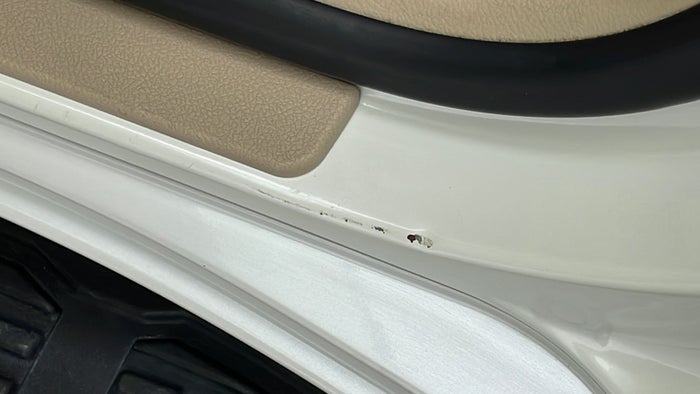 TOYOTA LAND CRUISER-Running Board LHS Scratch