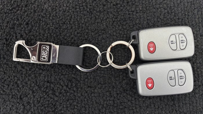 TOYOTA LAND CRUISER-Key Close-up