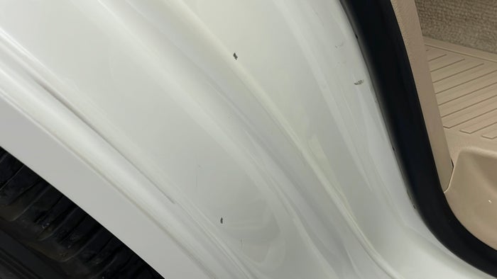 TOYOTA LAND CRUISER-Quarter Panel RHS Scratch