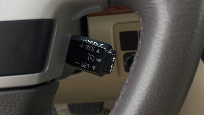 TOYOTA LAND CRUISER-Cruise Control
