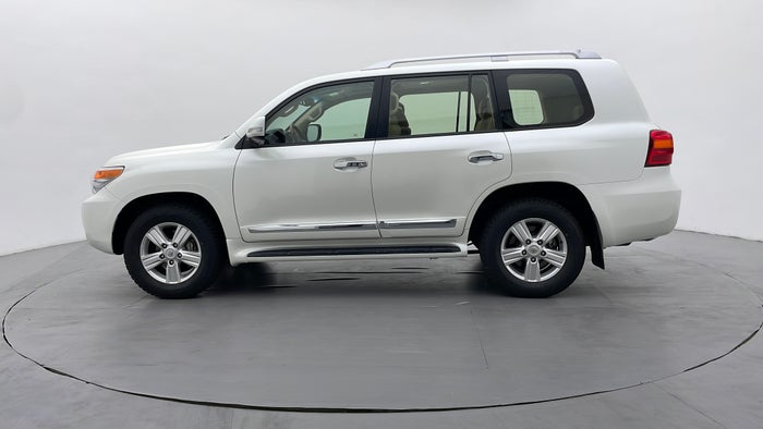 TOYOTA LAND CRUISER-Left Side View