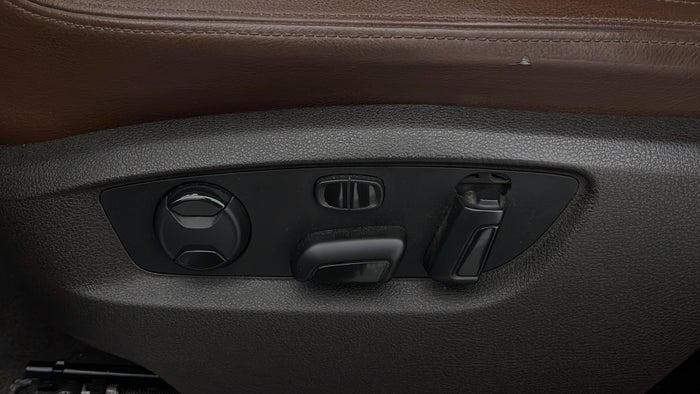 VOLKSWAGEN TOUAREG-Driver Side Adjustment Panel