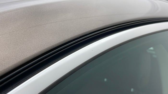 VOLKSWAGEN TOUAREG-Door Exterior LHS Front Scratch