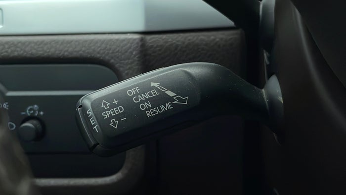 VOLKSWAGEN TOUAREG-Cruise Control