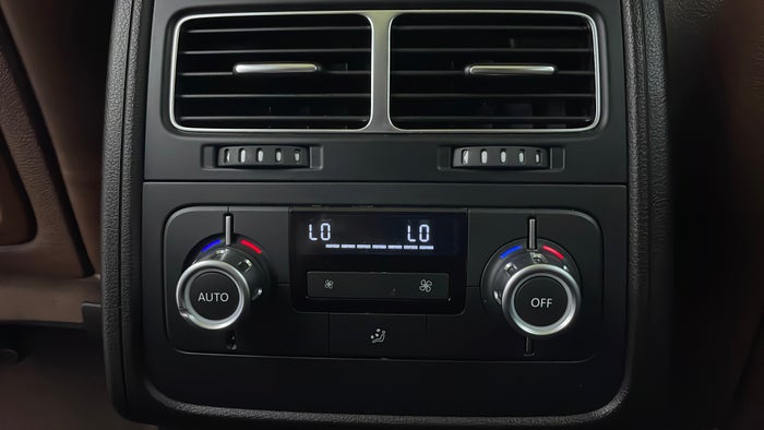 VOLKSWAGEN TOUAREG-Rear AC Temperature Control
