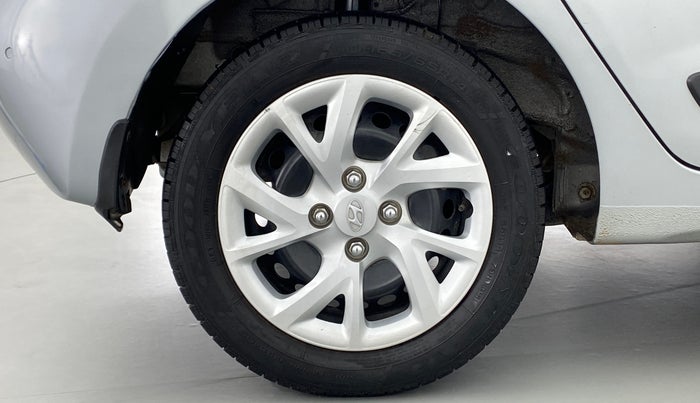 2018 Hyundai Grand i10 SPORTZ 1.2 KAPPA VTVT, Petrol, Manual, 28,653 km, Right Rear Wheel