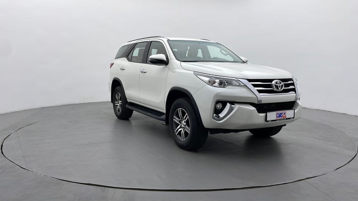 TOYOTA FORTUNER-Right Front Diagonal (45- Degree) View