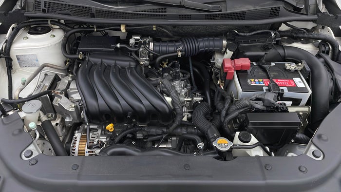 NISSAN SENTRA-Engine Bonet View