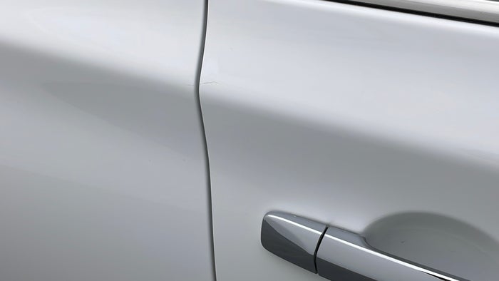 NISSAN SENTRA-Door Exterior RHS Front Scratch