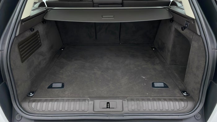 LAND ROVER RANGE ROVER SPORT-Boot Inside View