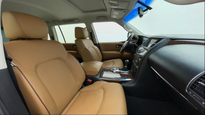 NISSAN PATROL-Right Side Front Door Cabin View