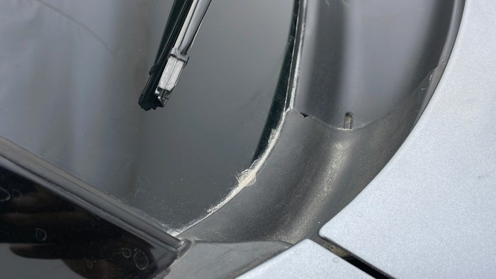 NISSAN PATROL-Windshield Front Beading Missing/Broken