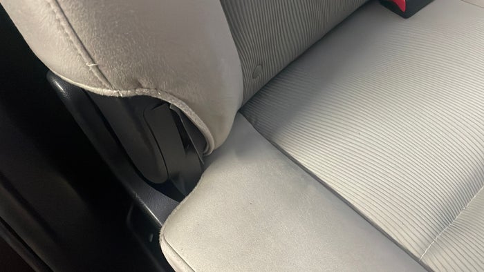 MAZDA CX 9-Seat 2nd row RHS Stain