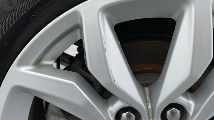 CHEVROLET IMPALA-Alloy Wheel RHS Rear Scratch