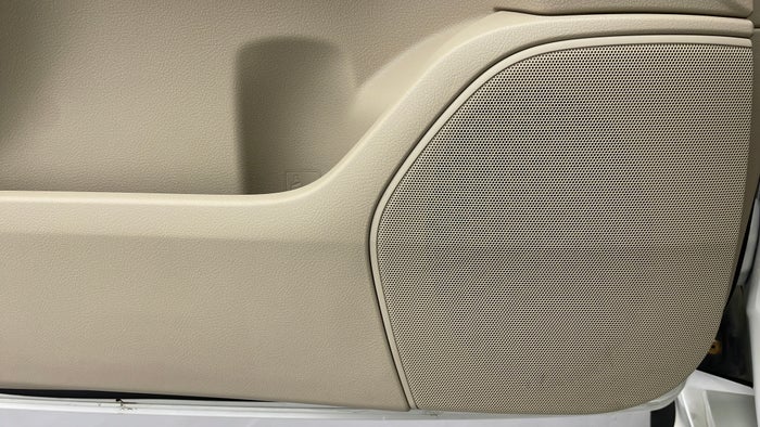 TOYOTA LAND CRUISER-Speakers