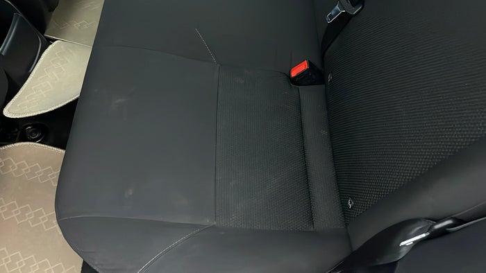 FORD FOCUS-Seat 2nd row LHS Stain