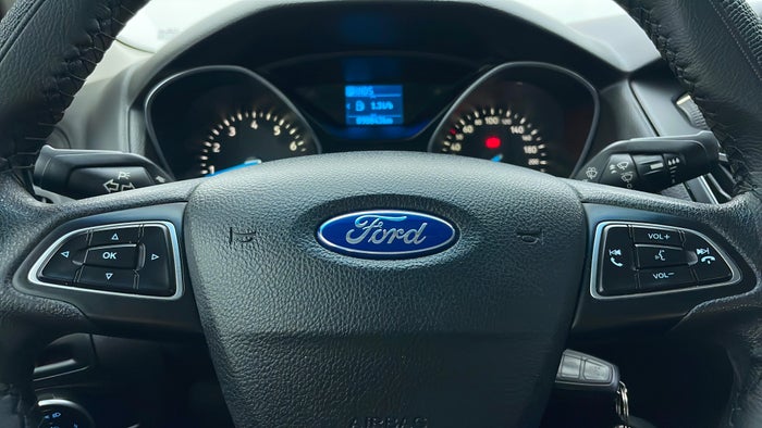 FORD FOCUS-Drivers Control