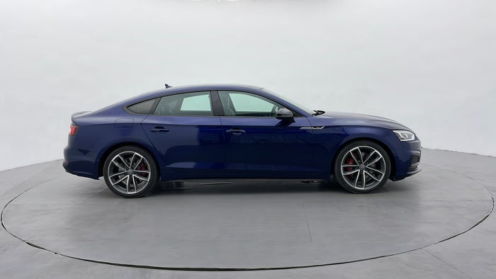 AUDI S5-Right Side View