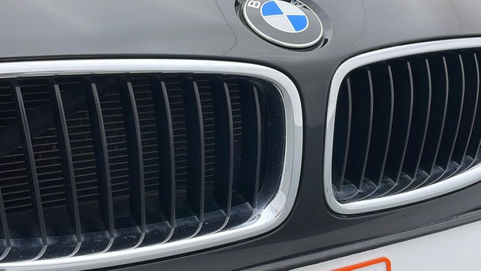 BMW 3 SERIES-Grill Chrome Fade