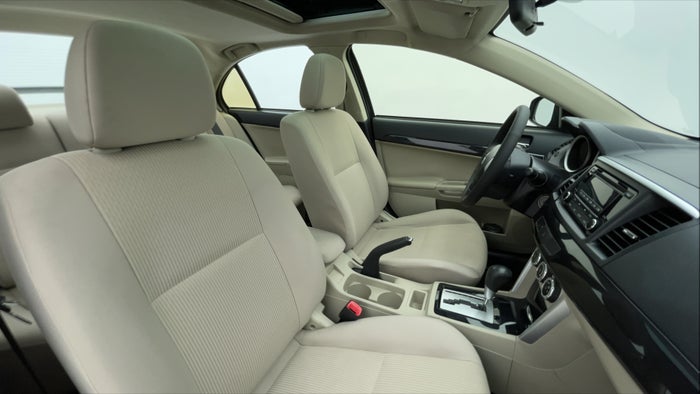 MITSUBISHI LANCER EX-Right Side Front Door Cabin View